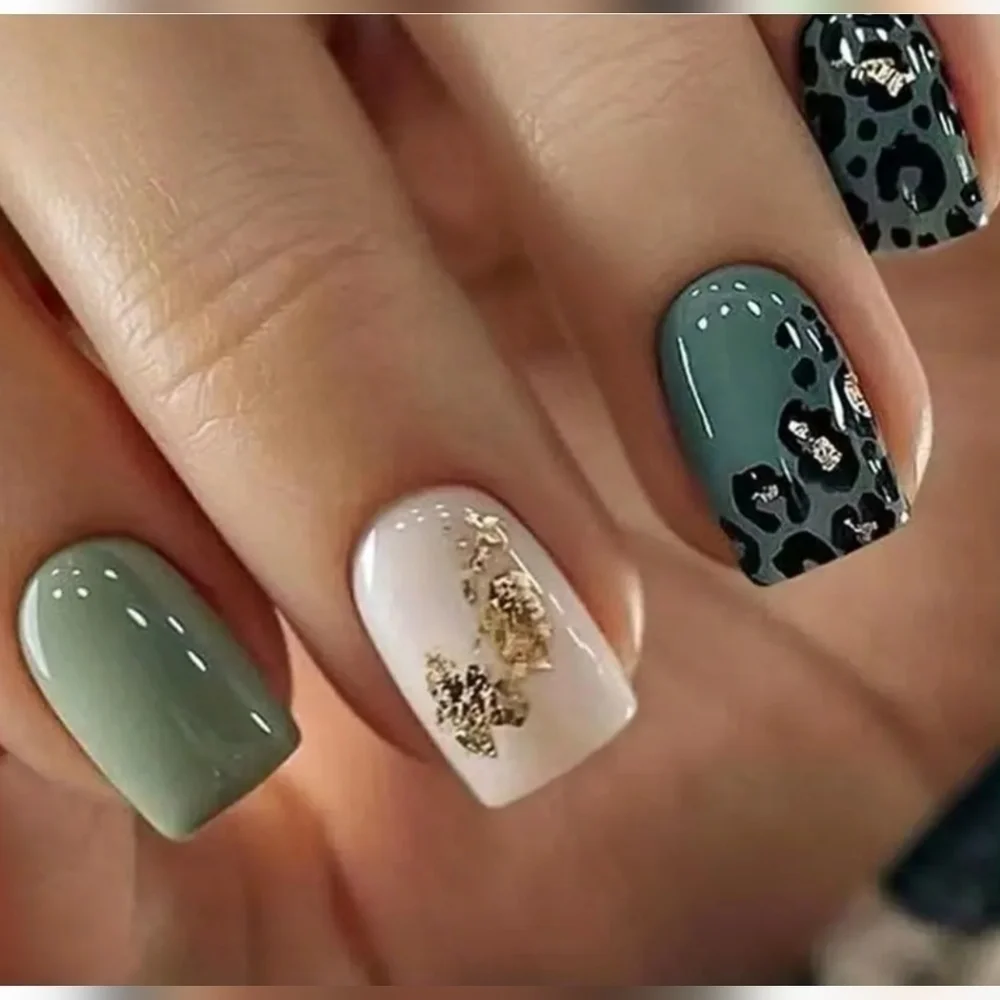 24 Pieces Fake Press On Nails